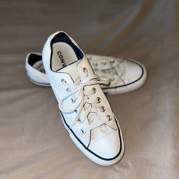 White Converse Size 8.5 Double Tongue Low - Picture 3 of 9